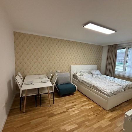 Exclusive Serviced Flat On Taborstrasse Wenen Buitenkant foto
